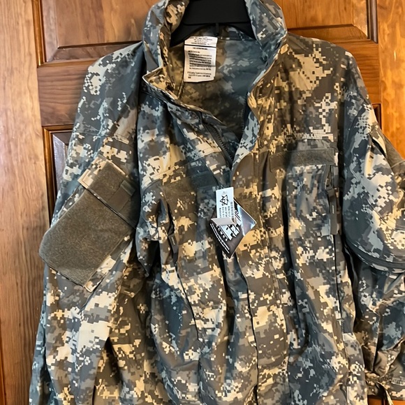 New ECWCS Army Jacket Camo S-R NWT - Picture 1 of 2